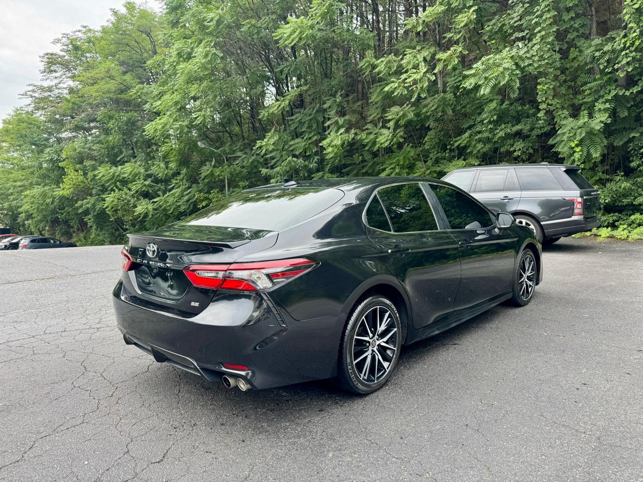 Toyota Camry SE 2021