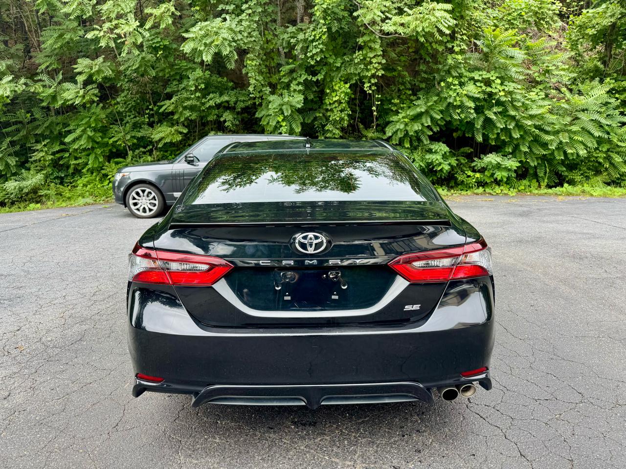 Toyota Camry SE 2021