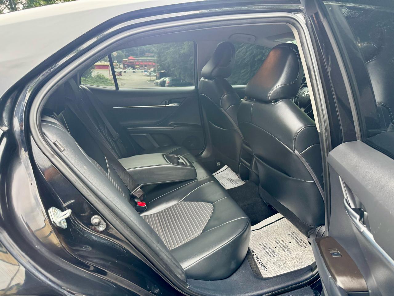 Toyota Camry SE 2021