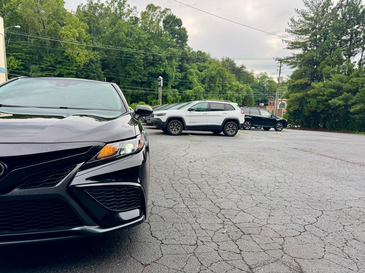 Toyota Camry SE 2021