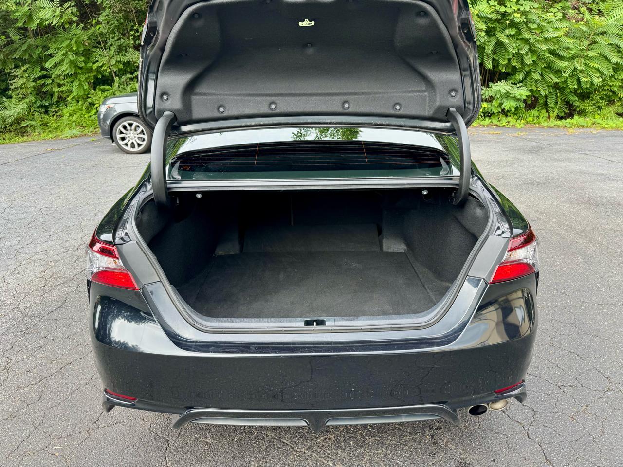 Toyota Camry SE 2021