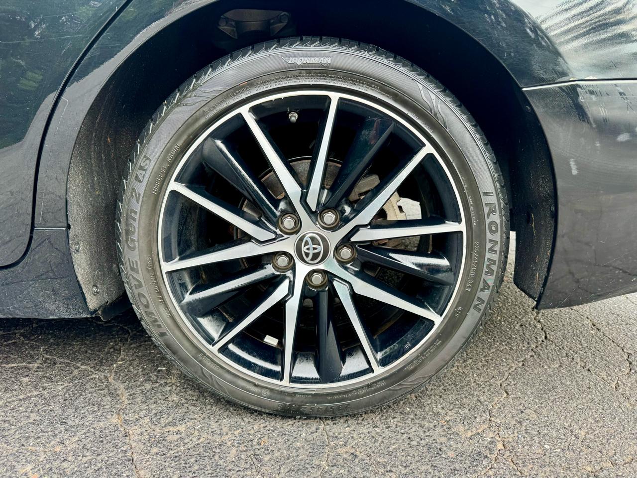 Toyota Camry SE 2021