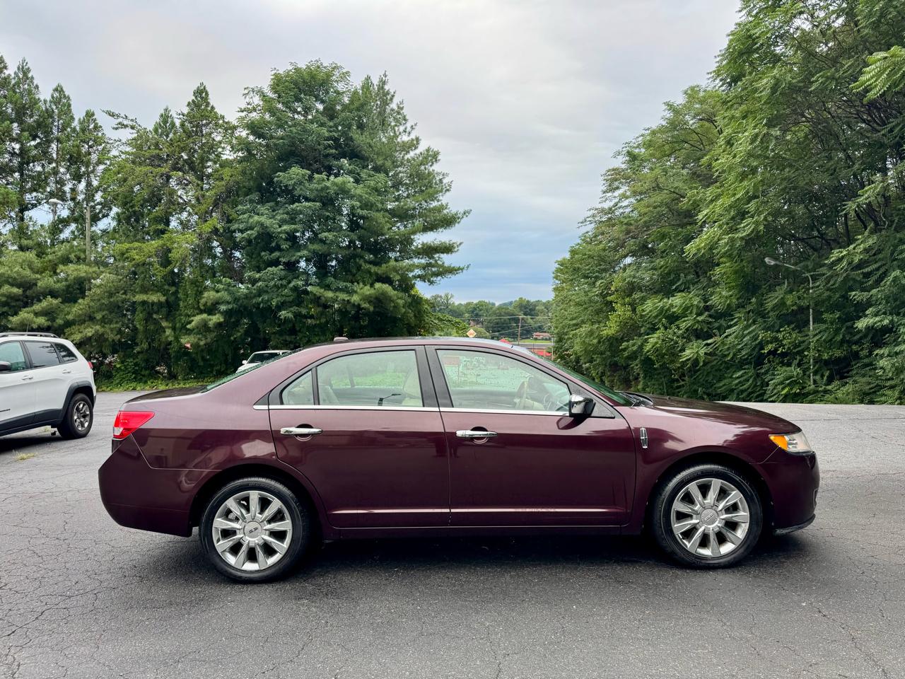 Lincoln MKZ FWD 2011