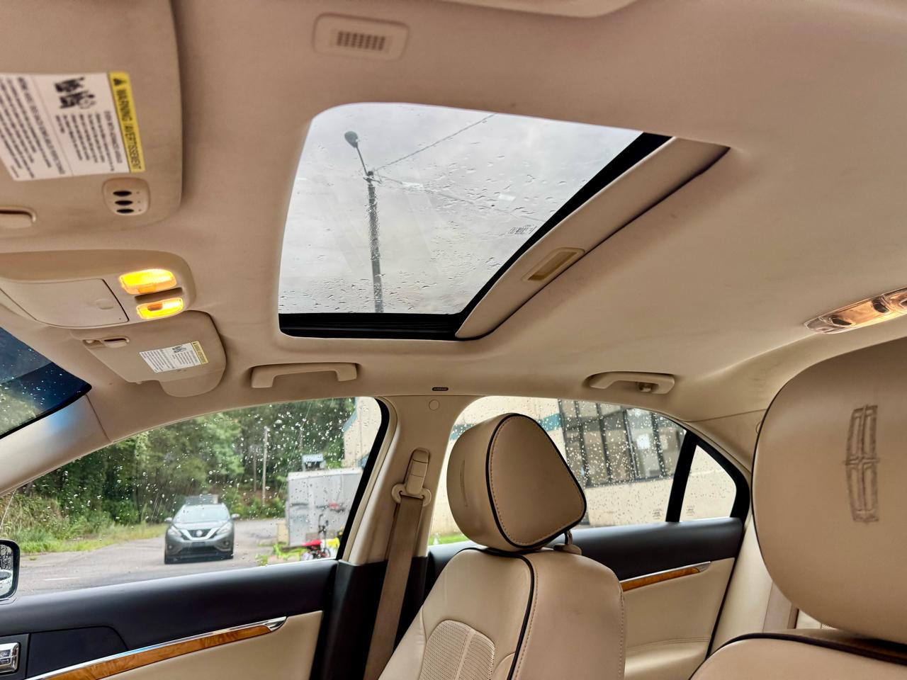 Lincoln MKZ FWD 2011