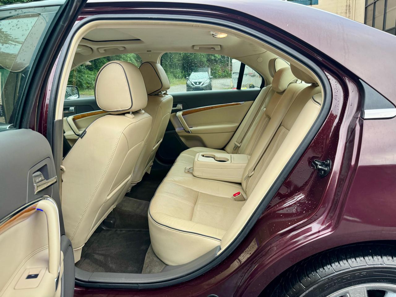 Lincoln MKZ FWD 2011