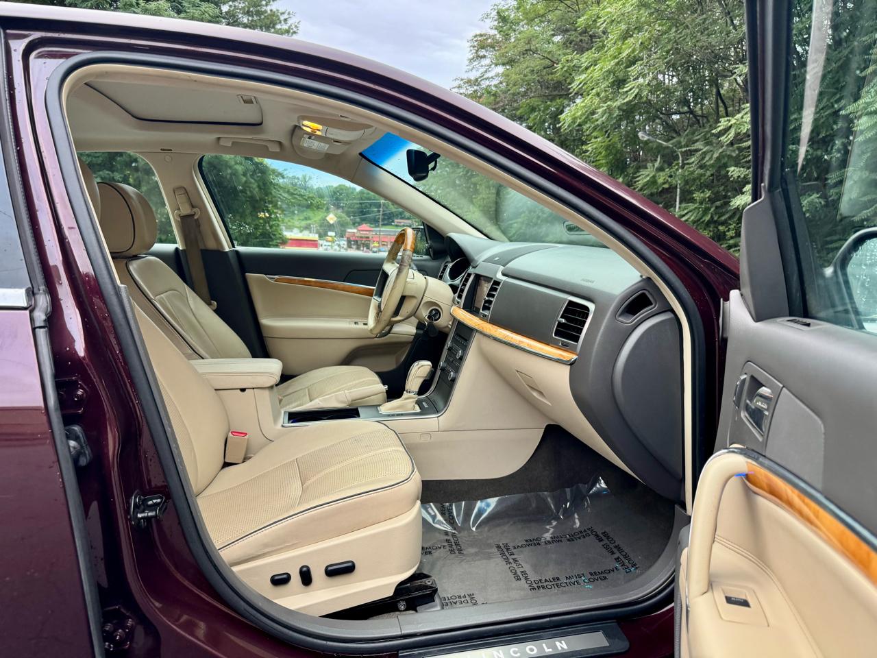 Lincoln MKZ FWD 2011