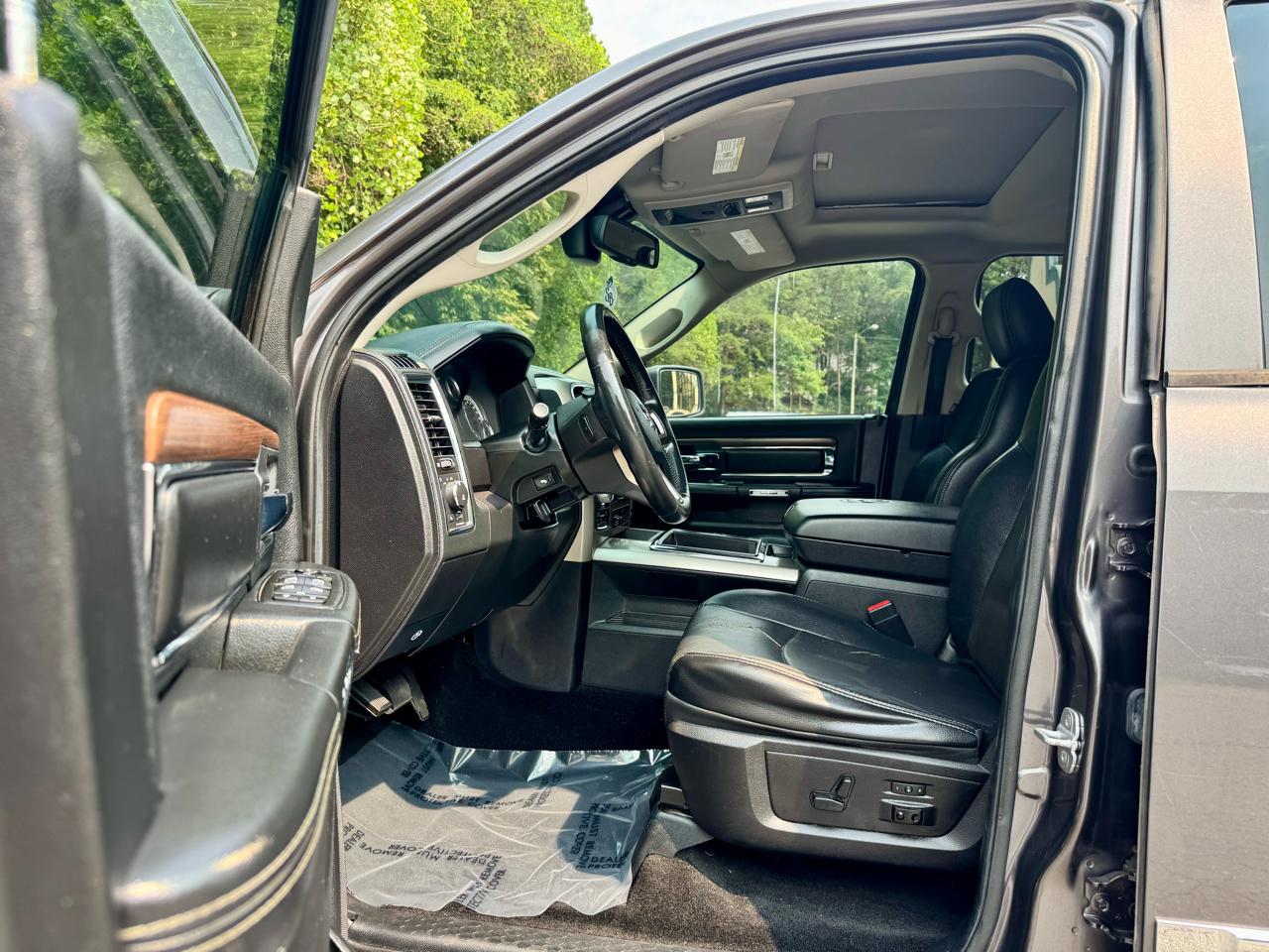 RAM 1500 Laramie Crew Cab SWB 4WD 2014