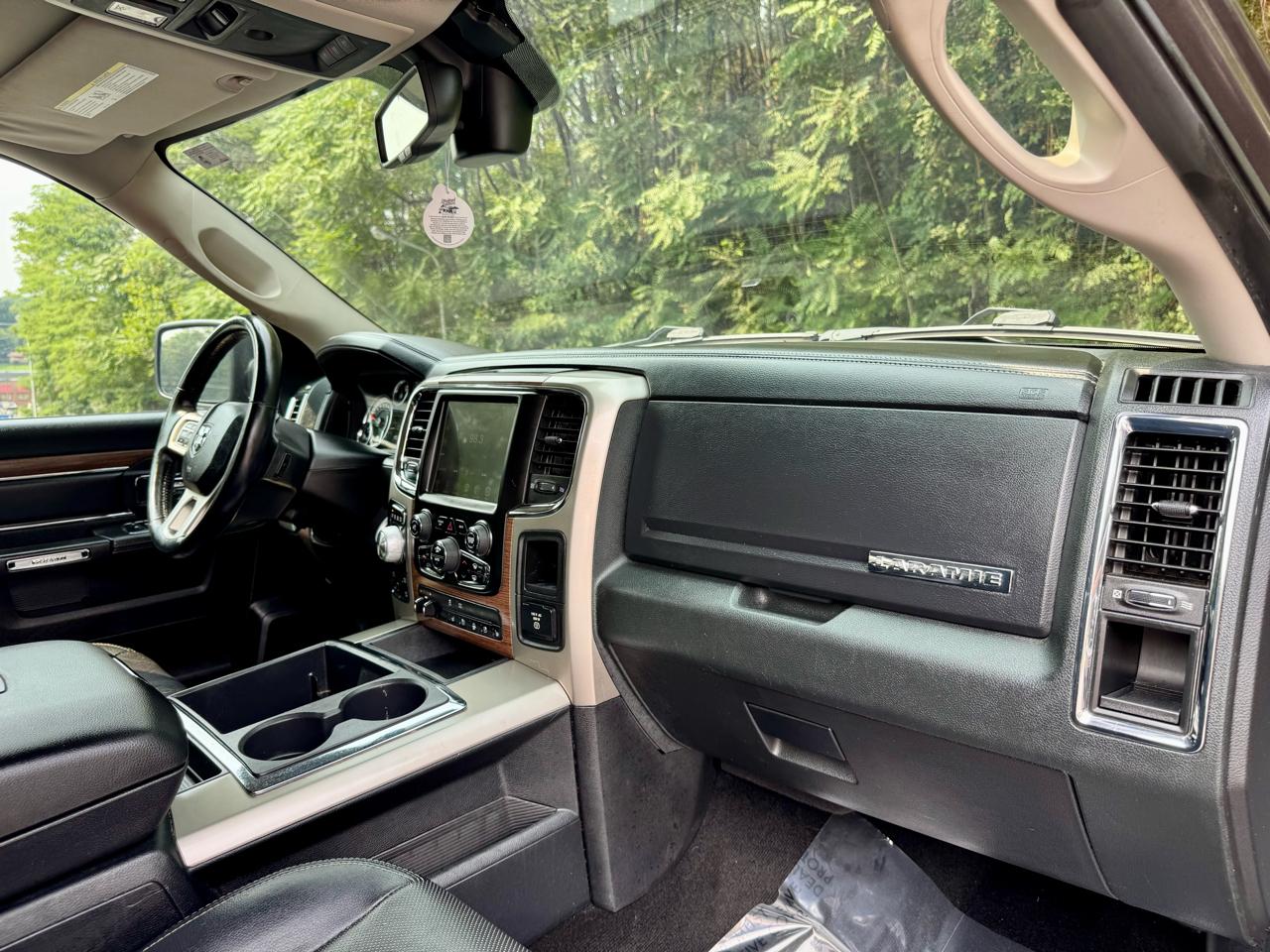 RAM 1500 Laramie Crew Cab SWB 4WD 2014