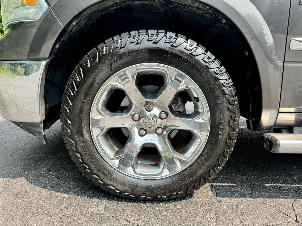 RAM 1500 Laramie Crew Cab SWB 4WD 2014