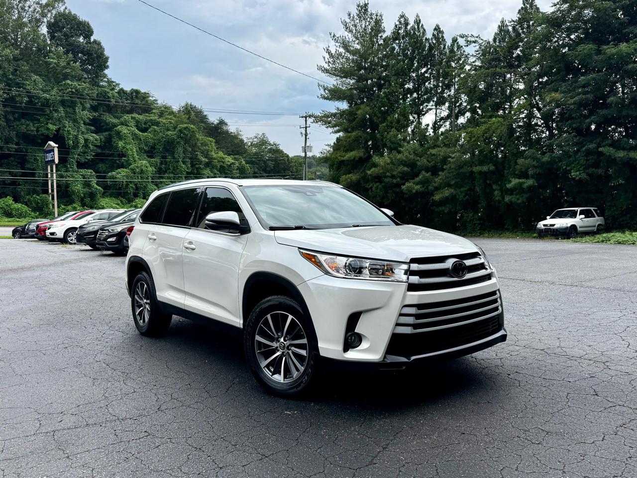 Toyota Highlander SE FWD V6 2019