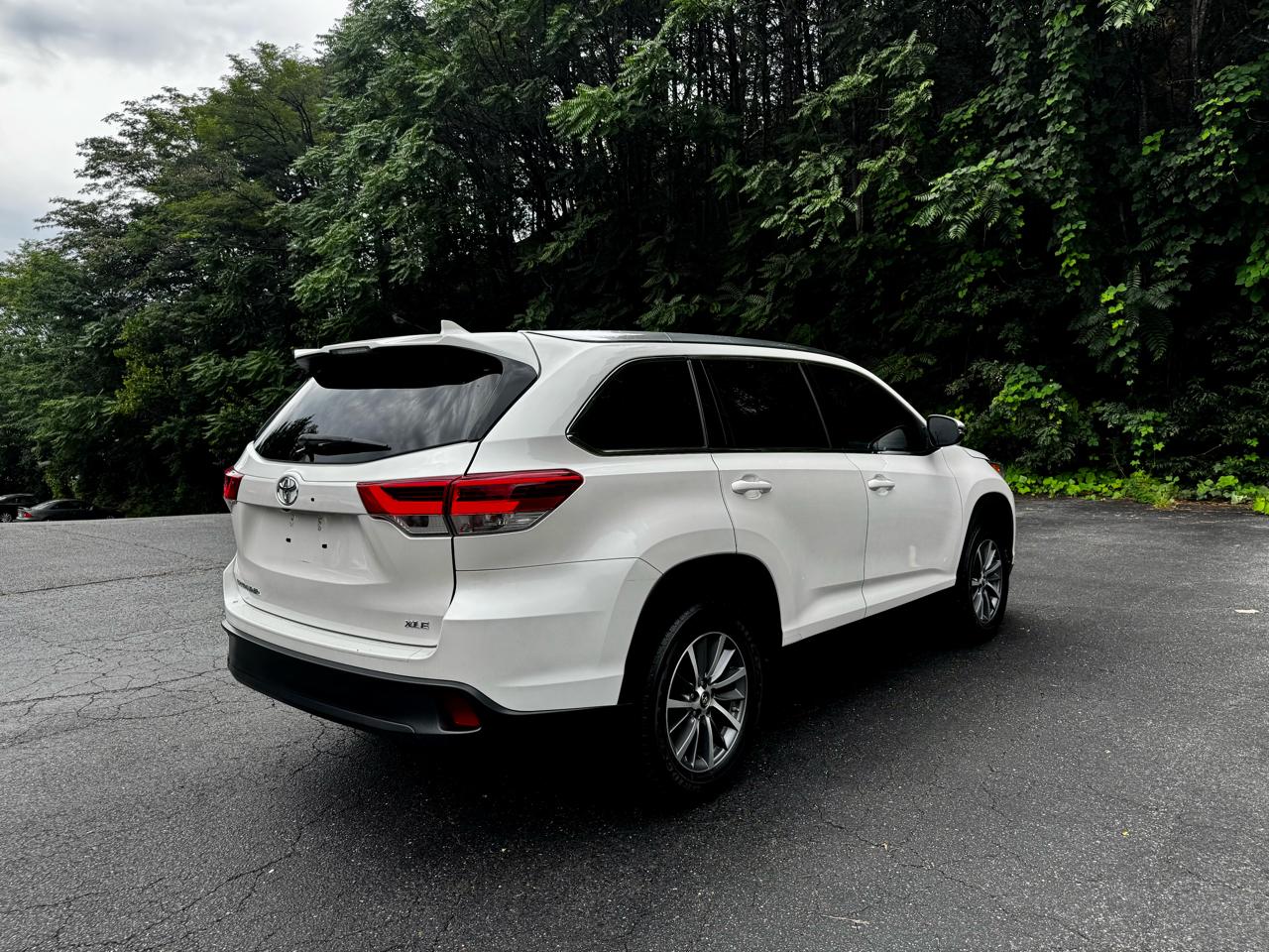 Toyota Highlander SE FWD V6 2019