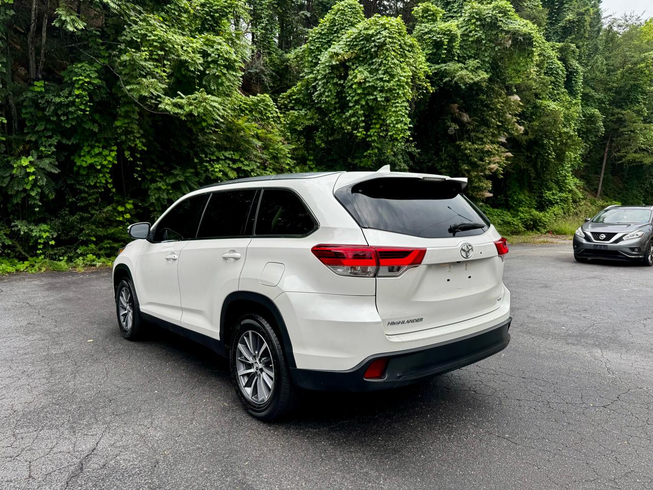 Toyota Highlander SE FWD V6 2019