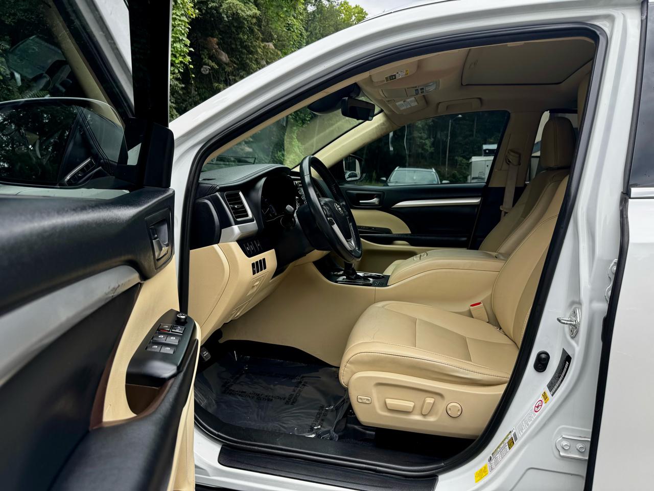 Toyota Highlander SE FWD V6 2019