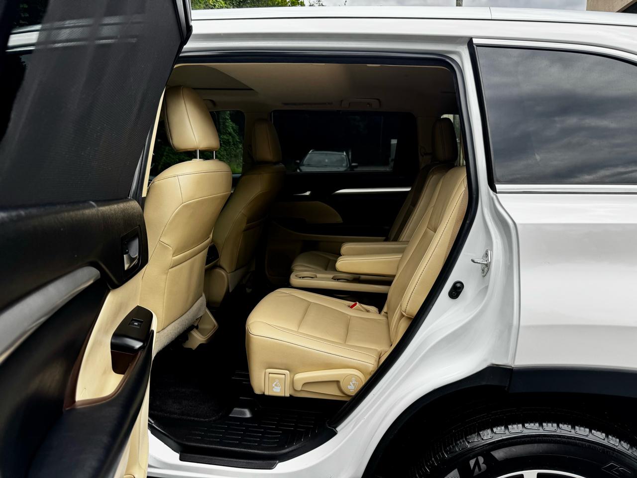 Toyota Highlander SE FWD V6 2019