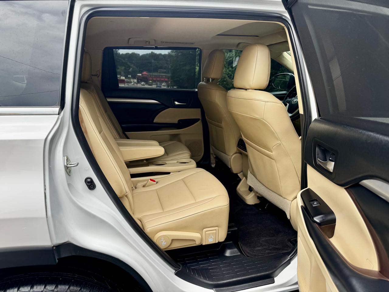 Toyota Highlander SE FWD V6 2019