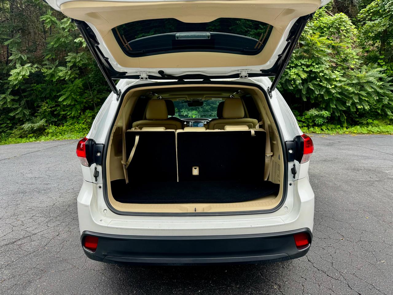 Toyota Highlander SE FWD V6 2019