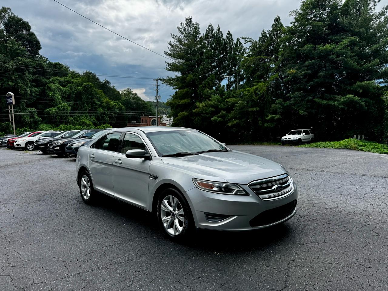 Ford Taurus SEL FWD 2010