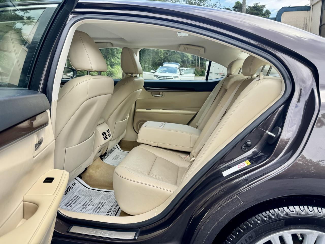 Lexus ES 350 Sedan 2014