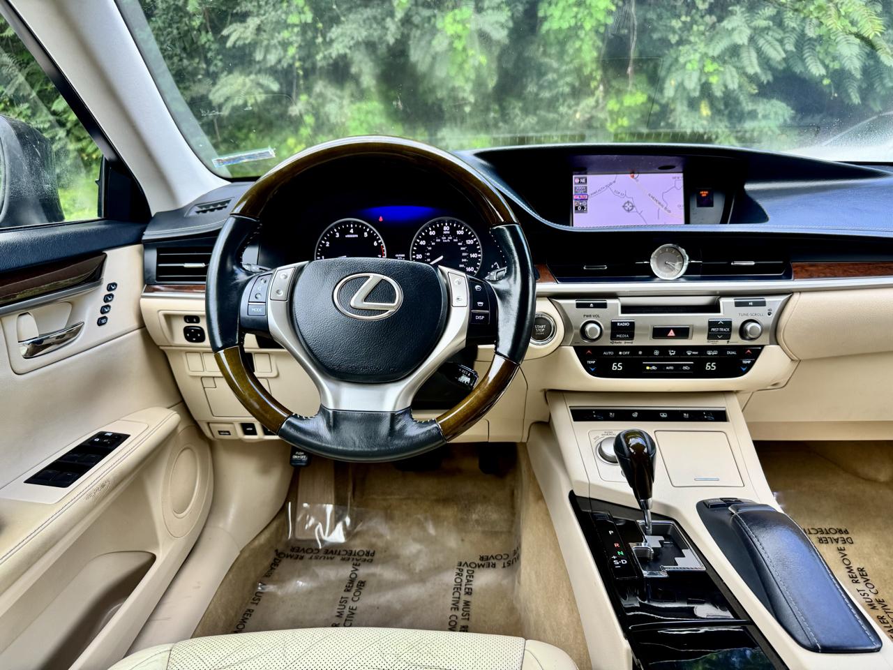 Lexus ES 350 Sedan 2014