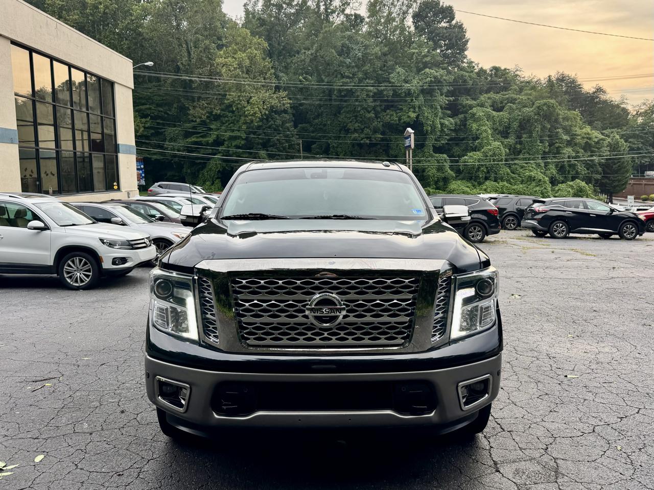Nissan Titan PRO-4X Crew Cab 4WD 2018