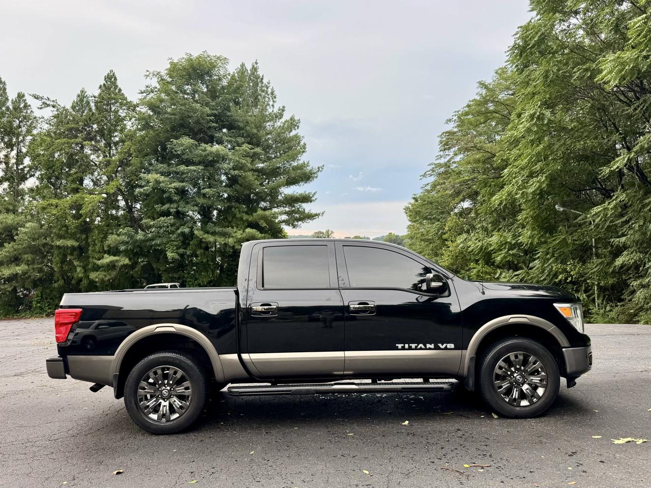 Nissan Titan PRO-4X Crew Cab 4WD 2018