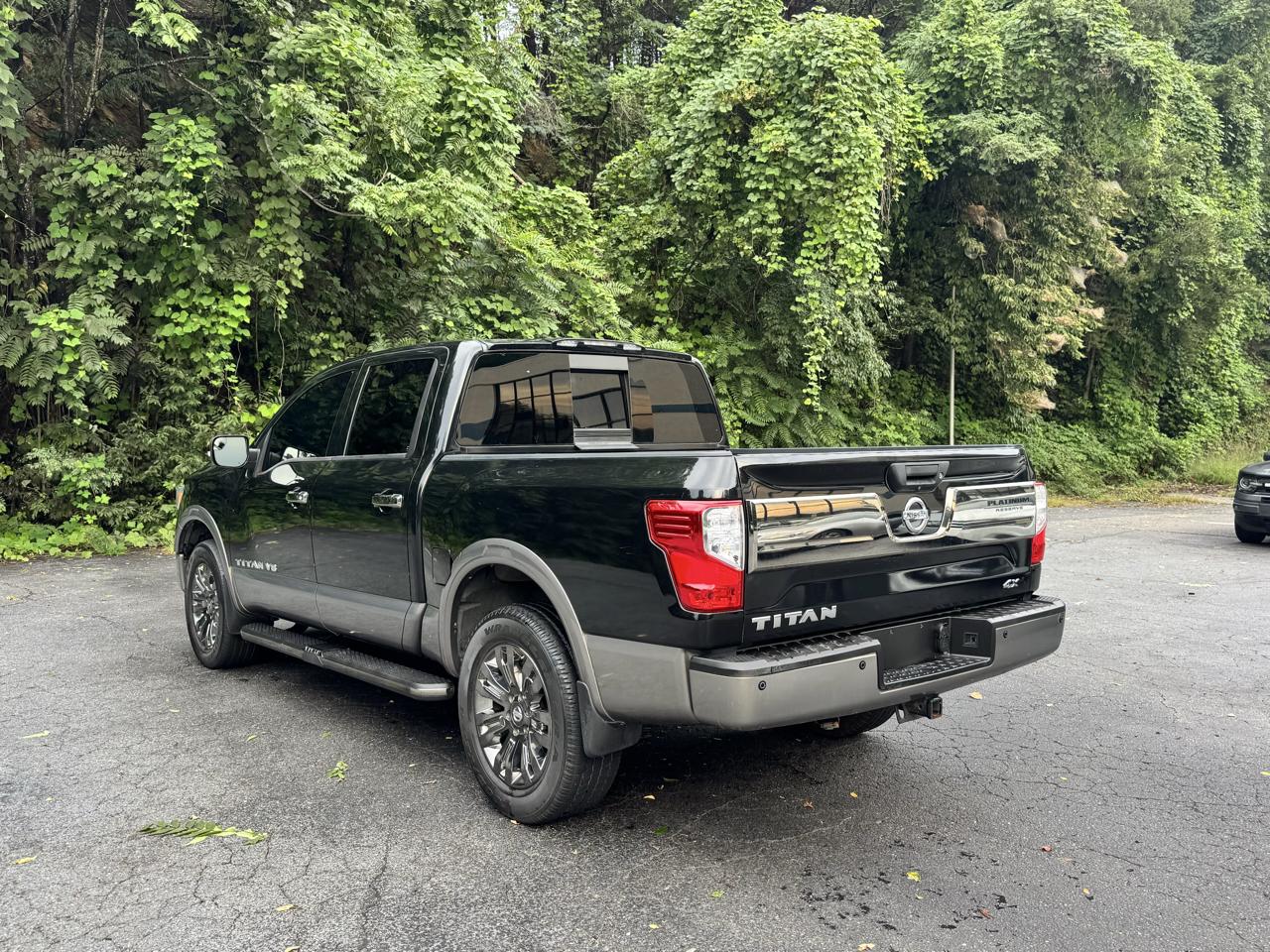 Nissan Titan PRO-4X Crew Cab 4WD 2018