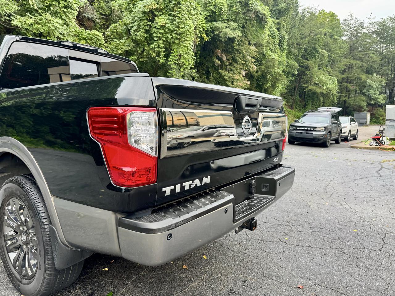 Nissan Titan PRO-4X Crew Cab 4WD 2018