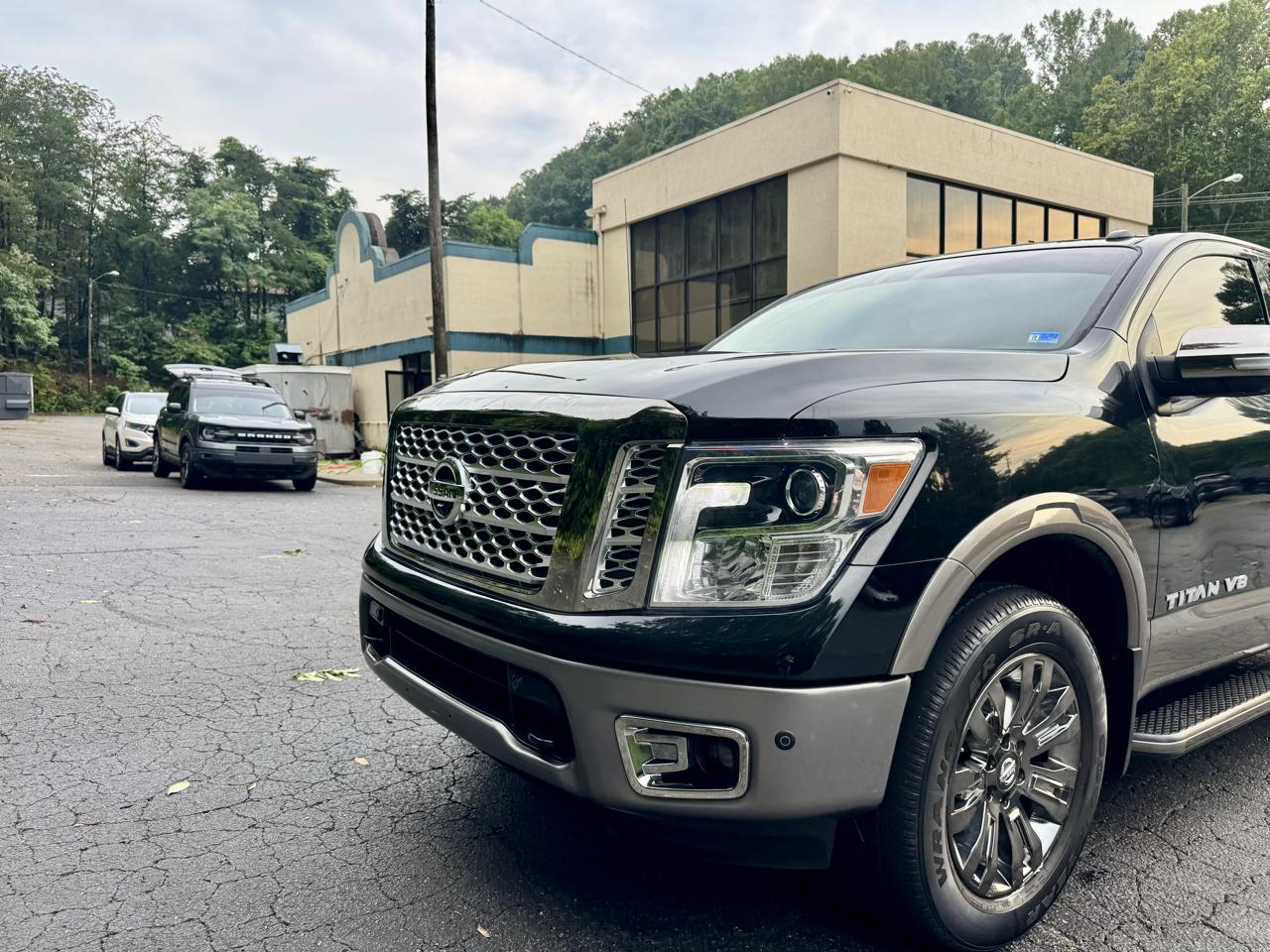 Nissan Titan PRO-4X Crew Cab 4WD 2018