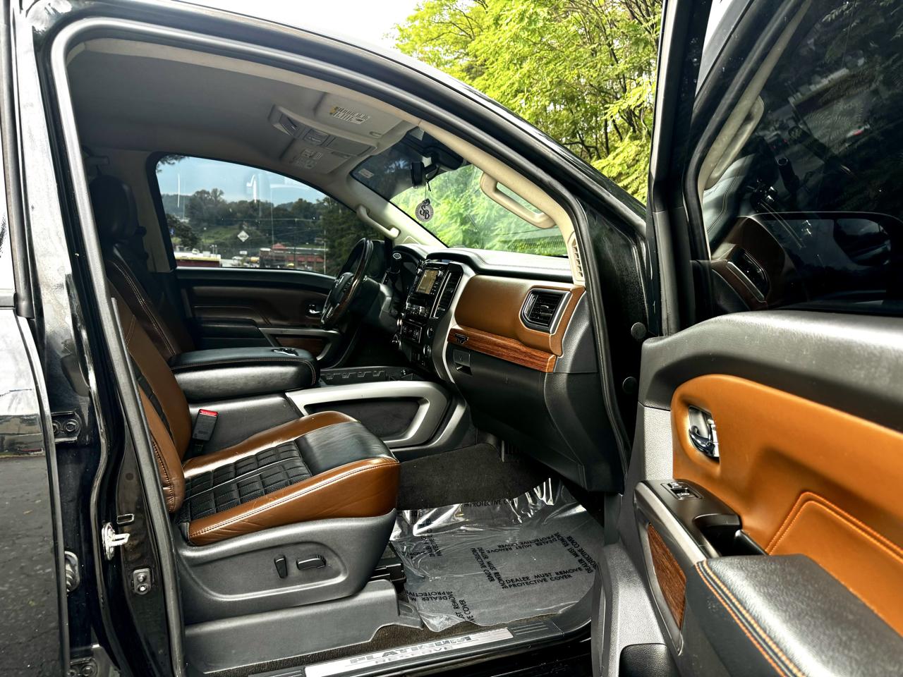 Nissan Titan PRO-4X Crew Cab 4WD 2018