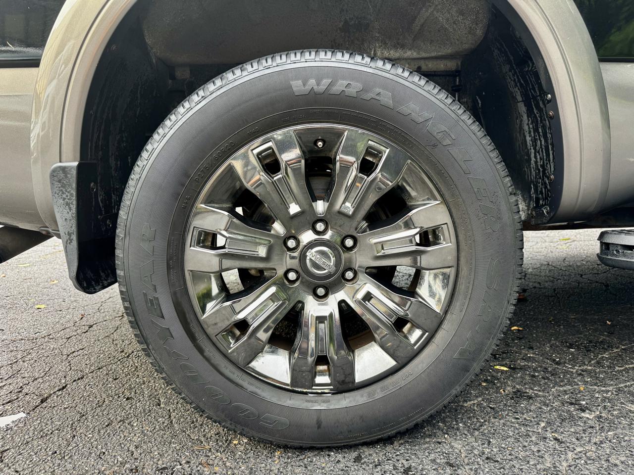 Nissan Titan PRO-4X Crew Cab 4WD 2018