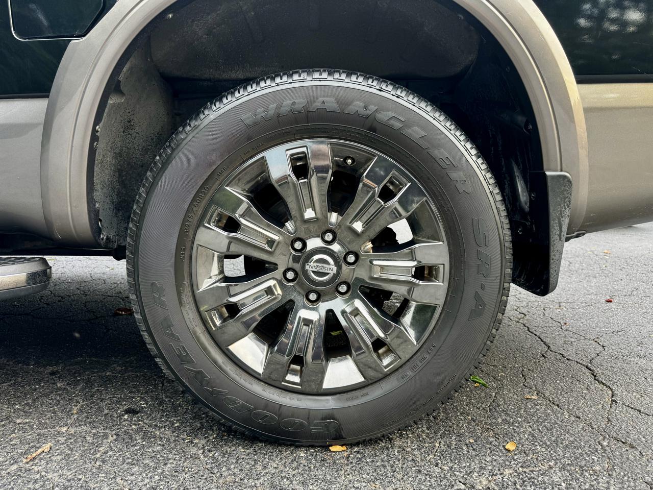 Nissan Titan PRO-4X Crew Cab 4WD 2018