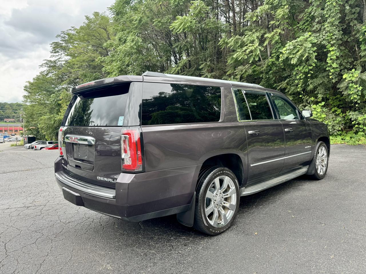 GMC Yukon Denali XL 4WD 2015