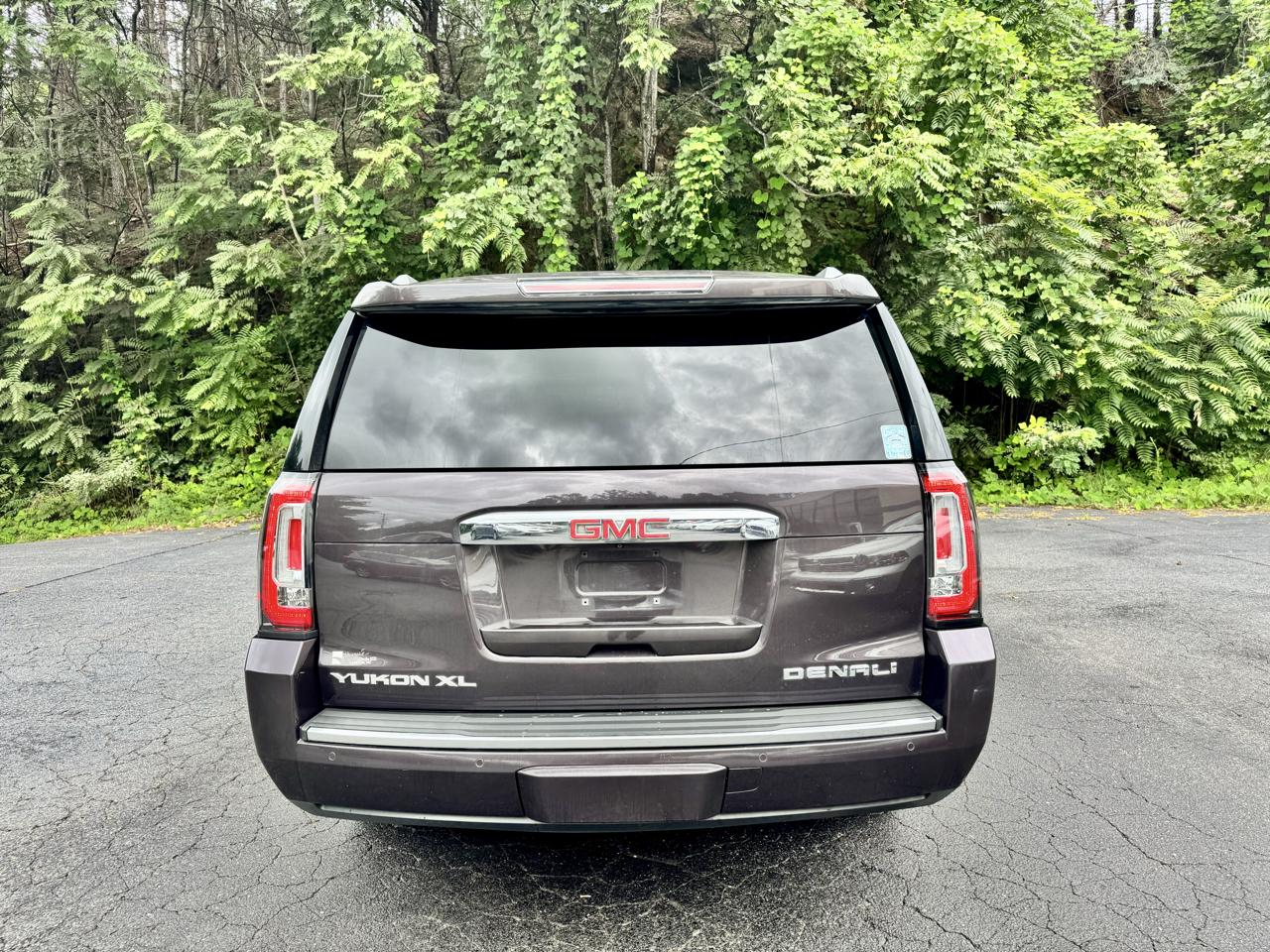 GMC Yukon Denali XL 4WD 2015