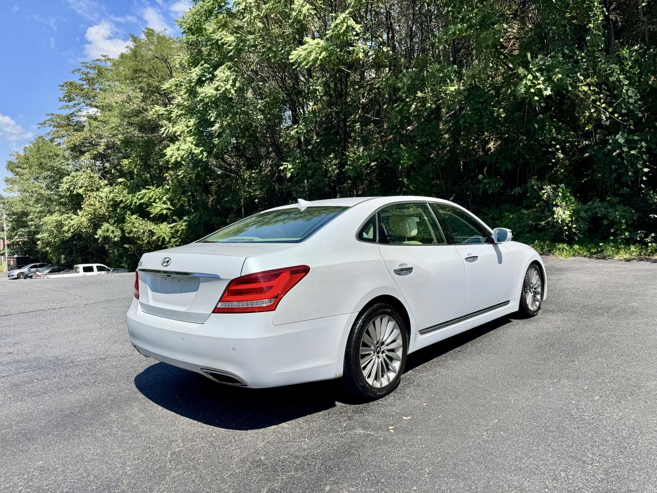 Hyundai Equus Signature 2015