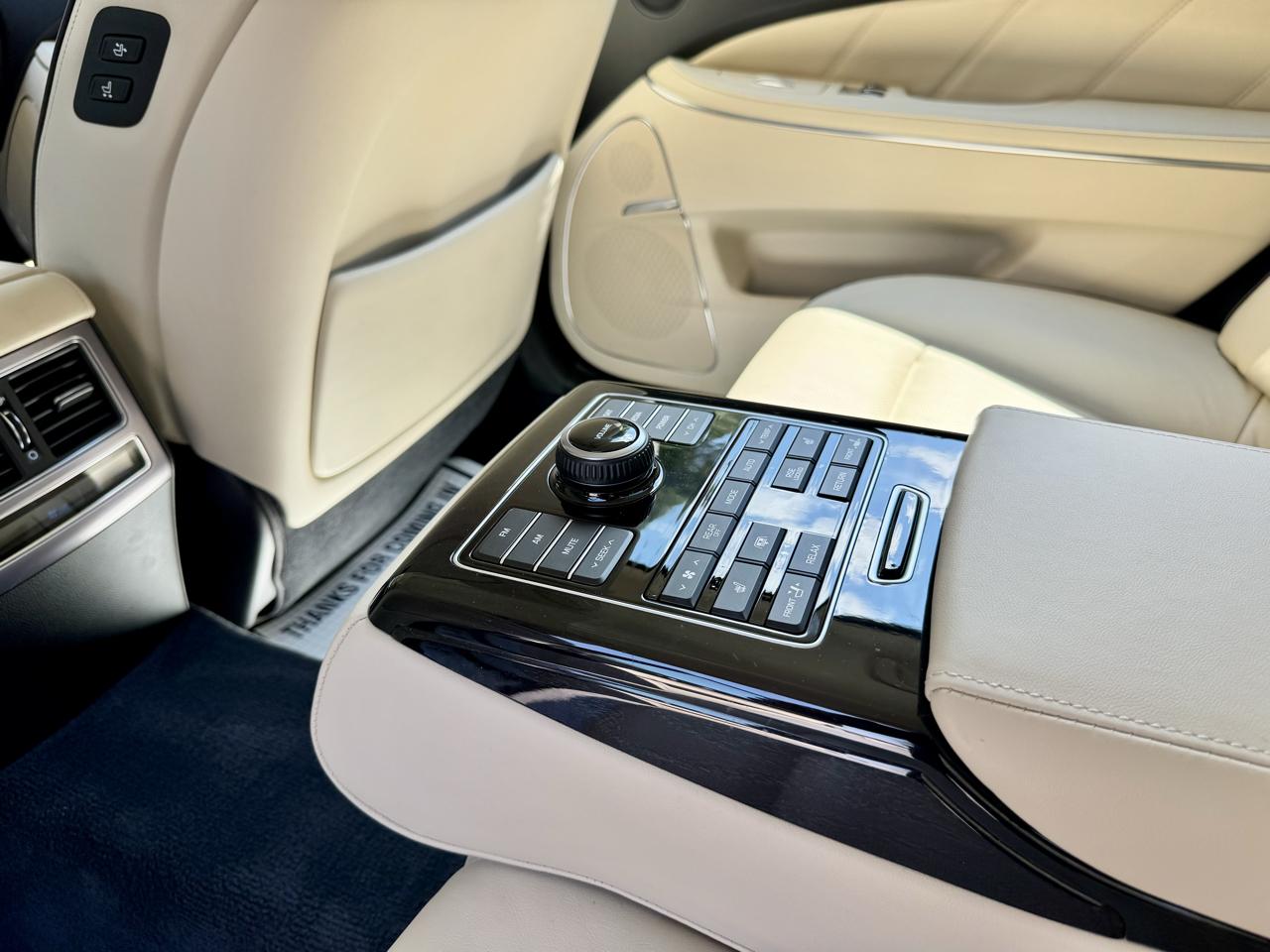 Hyundai Equus Signature 2015
