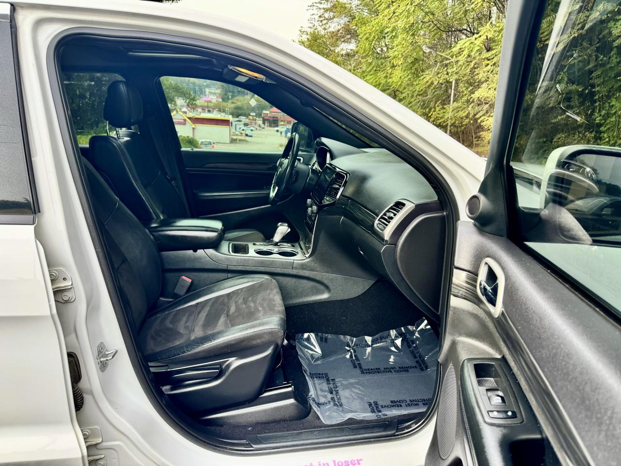 Jeep Grand Cherokee Laredo 4WD 2019