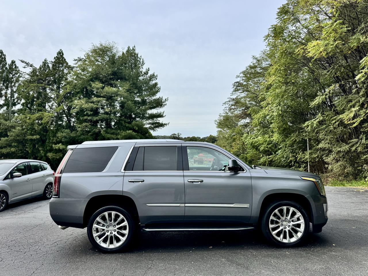 Cadillac Escalade Luxury 4WD 2018