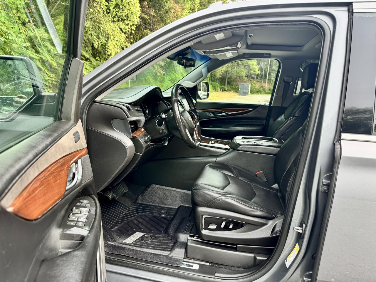 Cadillac Escalade Luxury 4WD 2018