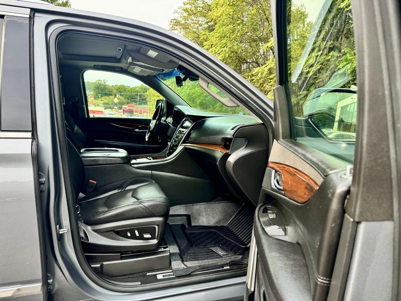 Cadillac Escalade Luxury 4WD 2018