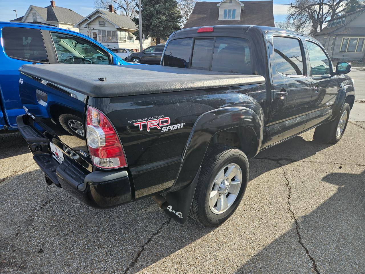 Toyota Tacoma 4WD Double Cab V6 MT (Natl) 2013
