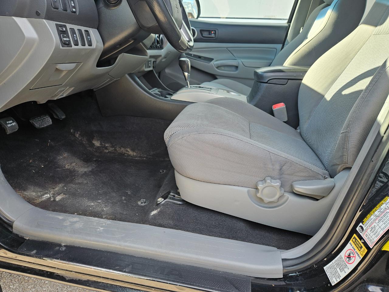 Toyota Tacoma 4WD Double Cab V6 MT (Natl) 2013