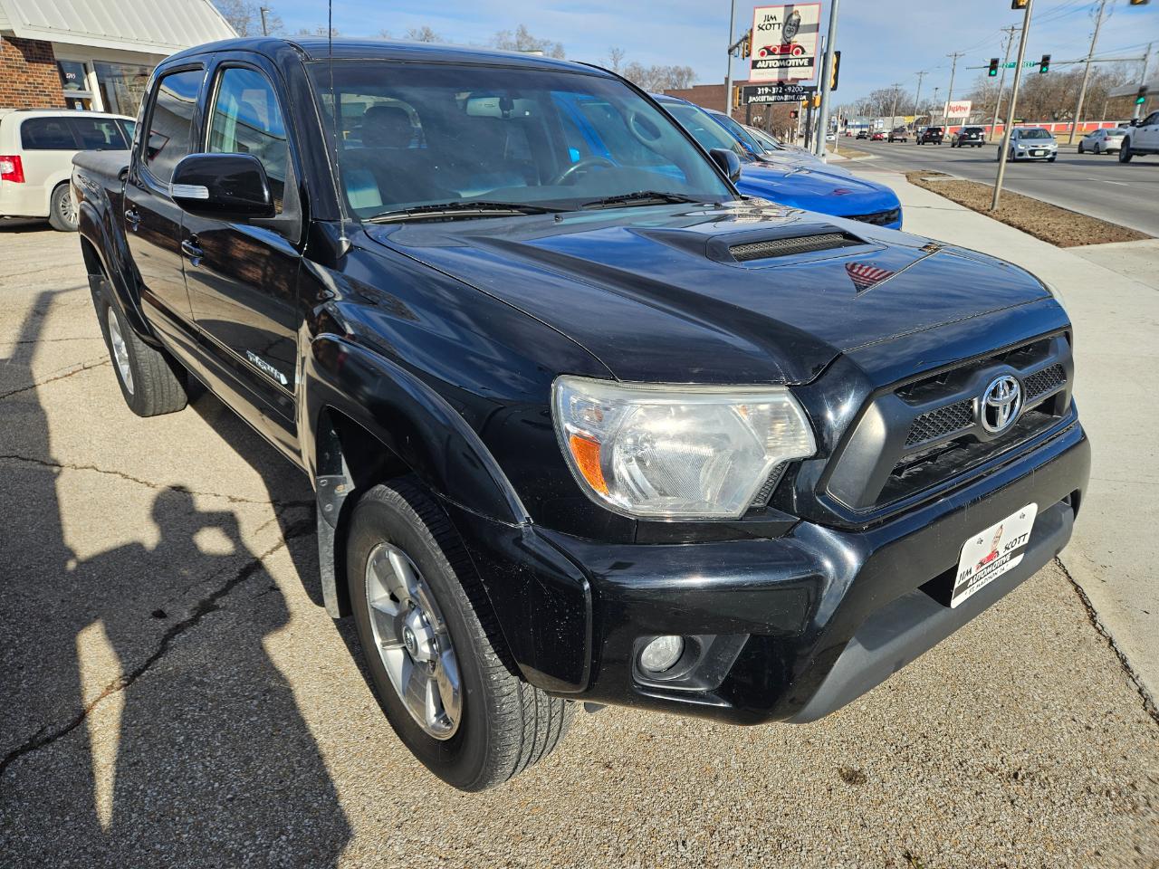 Toyota Tacoma 4WD Double Cab V6 MT (Natl) 2013