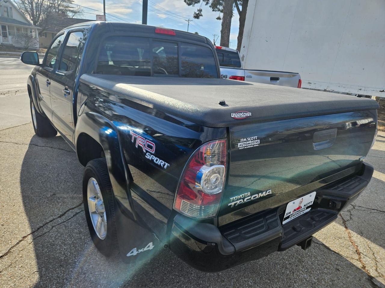Toyota Tacoma 4WD Double Cab V6 MT (Natl) 2013