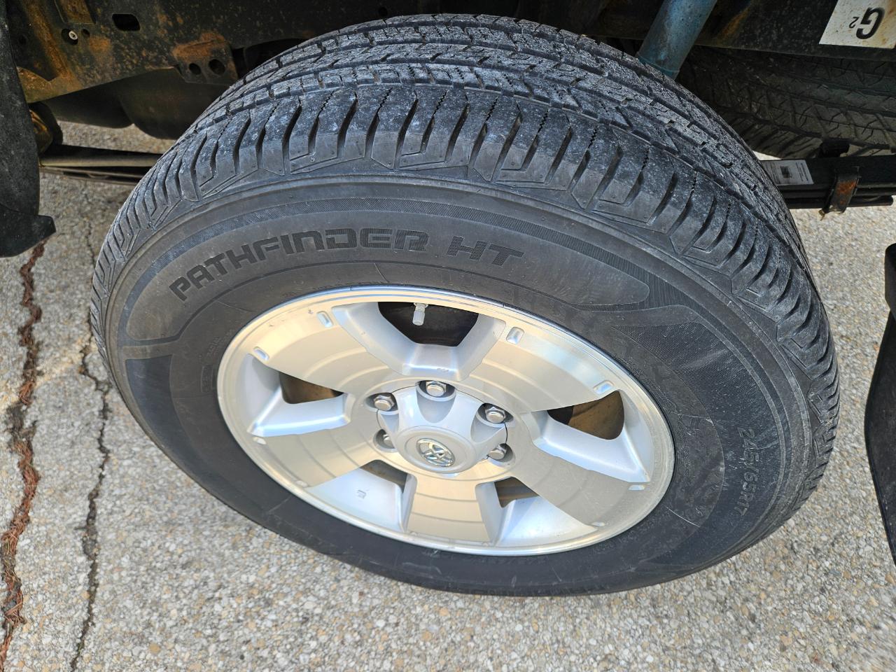 Toyota Tacoma 4WD Double Cab V6 MT (Natl) 2013