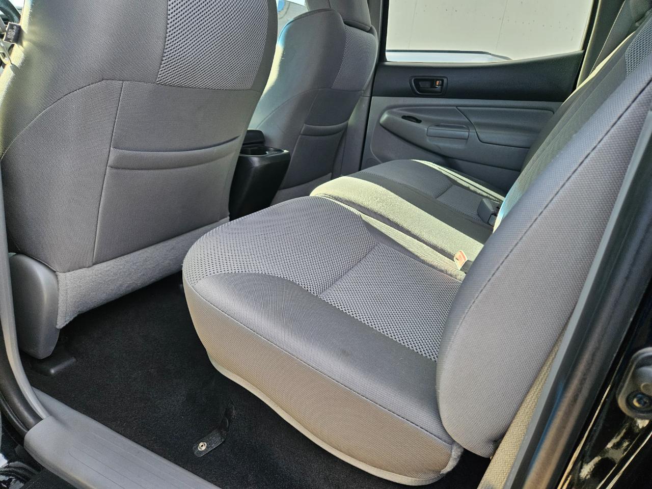 Toyota Tacoma 4WD Double Cab V6 MT (Natl) 2013