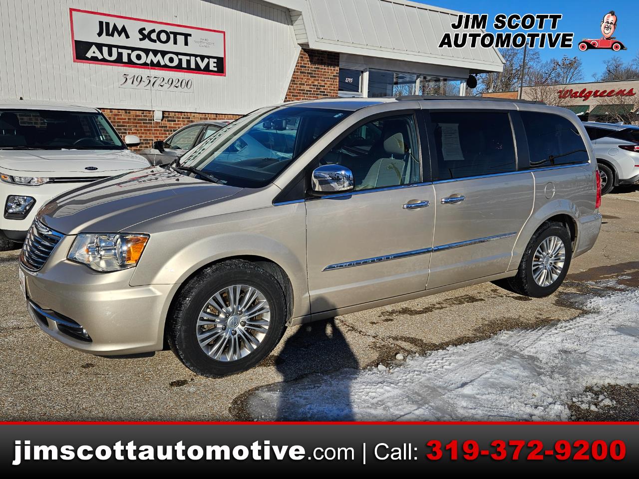 2013 Chrysler Town & Country Touring-L