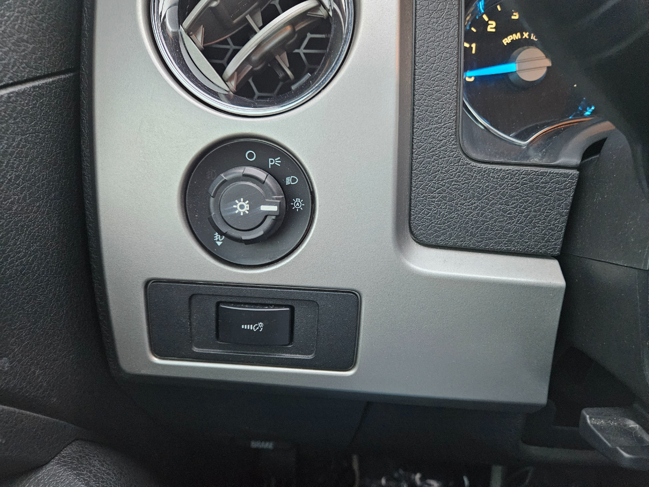 Ford F-150 Lariat SuperCrew Short Box 4WD 2014