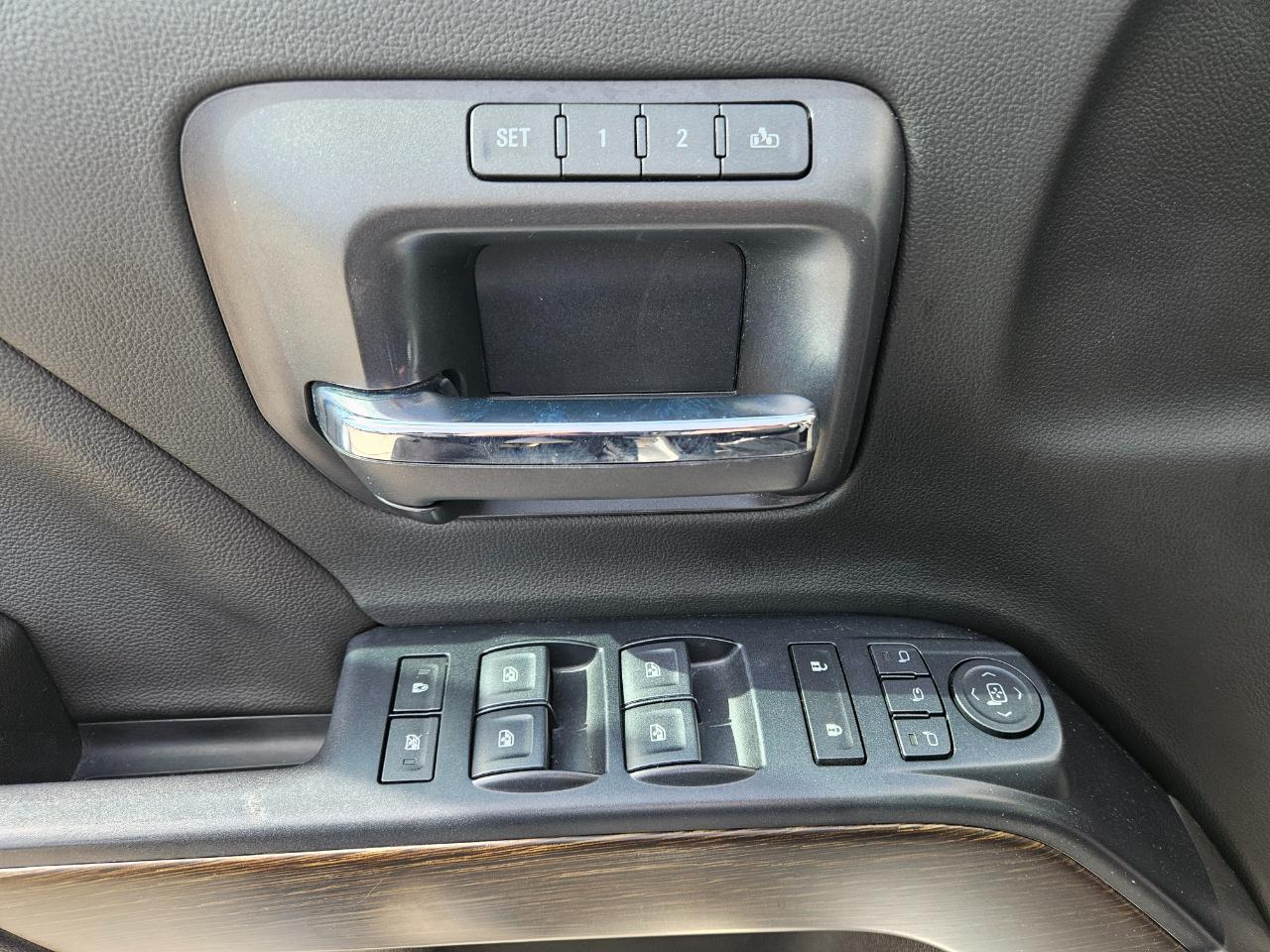 GMC Sierra 1500 4WD Crew Cab 143.5" Denali 2018