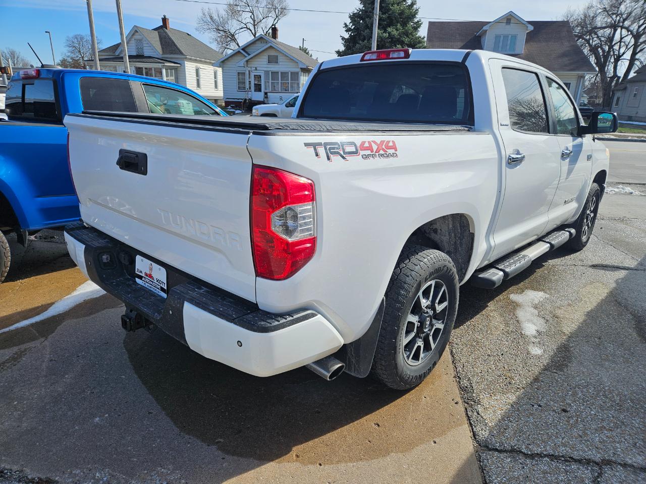 Toyota Tundra 4WD Truck CrewMax 5.7L FFV V8 6-Spd AT LTD (Natl) 2016
