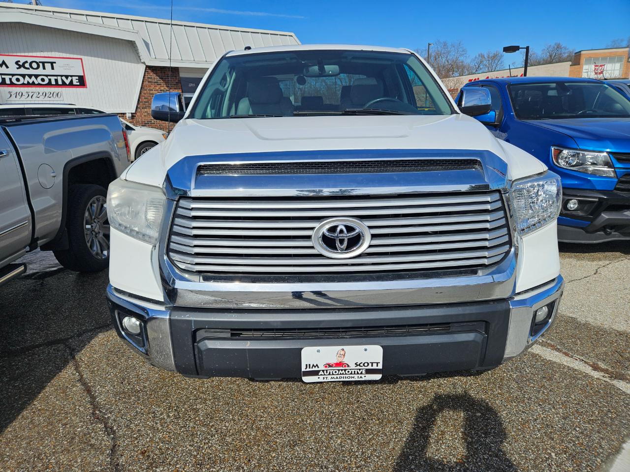Toyota Tundra 4WD Truck CrewMax 5.7L FFV V8 6-Spd AT LTD (Natl) 2016